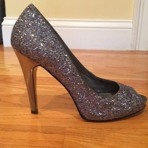 ❇️ Nine West Metallic High Heels ❇️